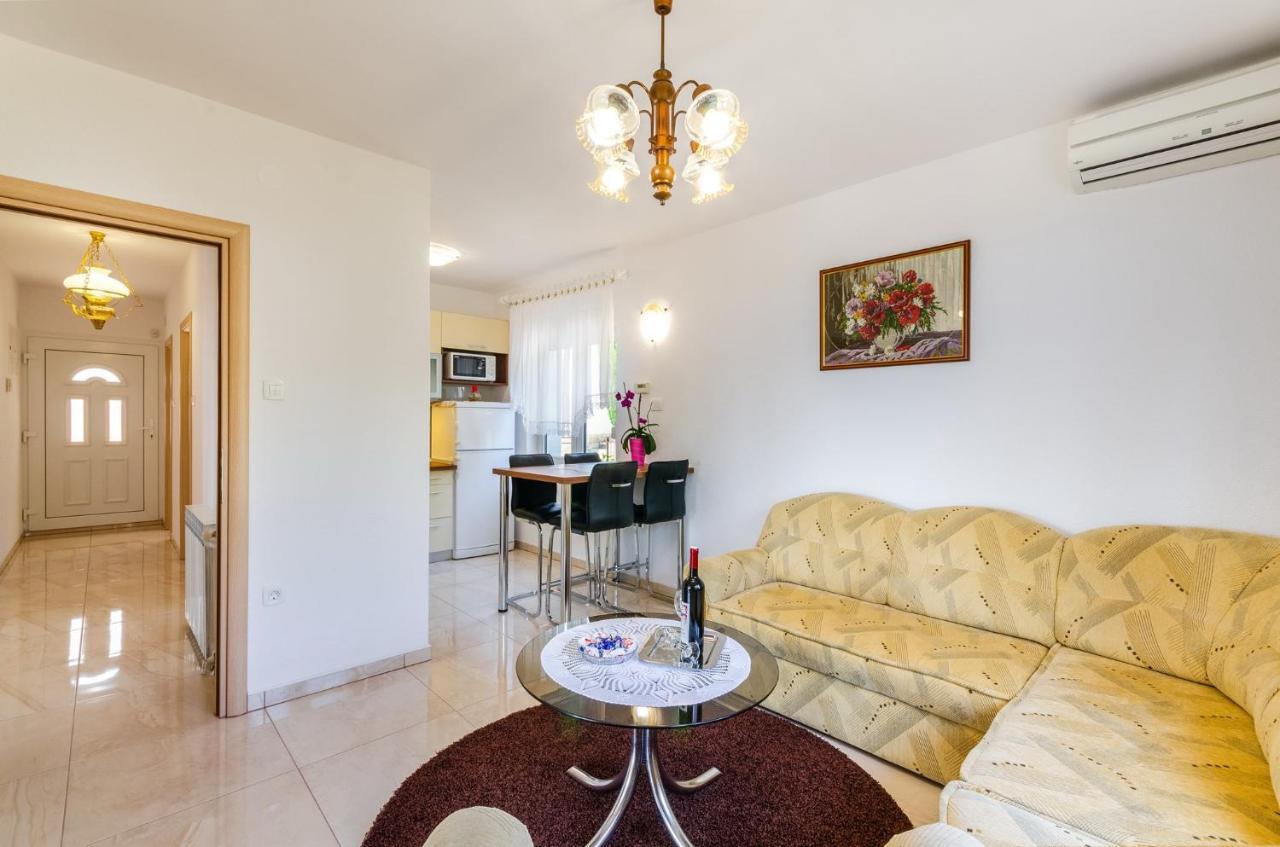 Apartment In Novi Vinodolski 15274 Povile Exterior foto