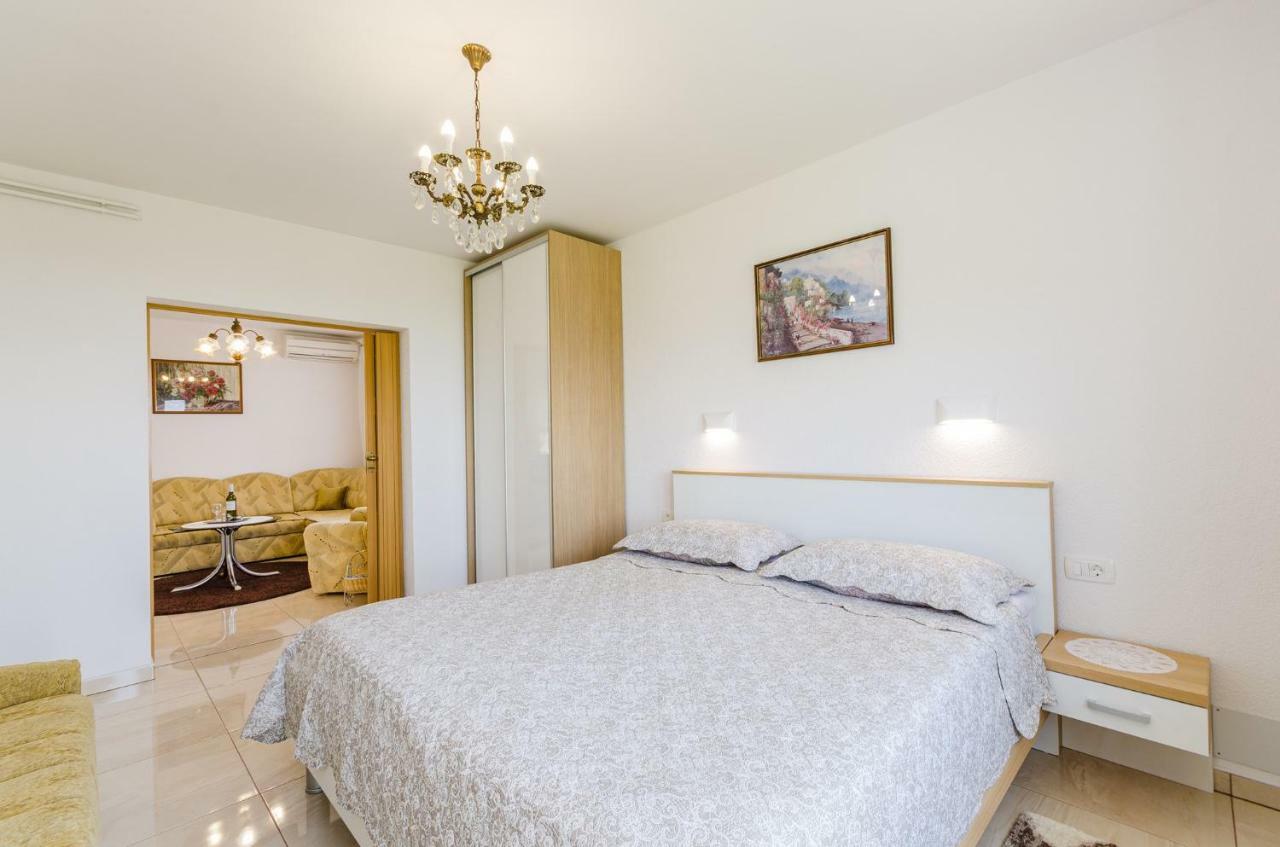 Apartment In Novi Vinodolski 15274 Povile Exterior foto
