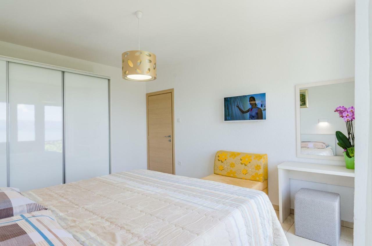 Apartment In Novi Vinodolski 15274 Povile Exterior foto