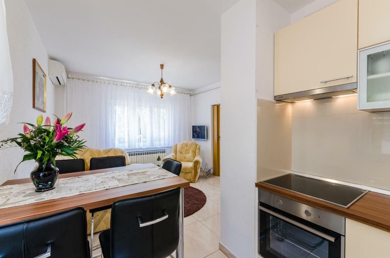Apartment In Novi Vinodolski 15274 Povile Exterior foto